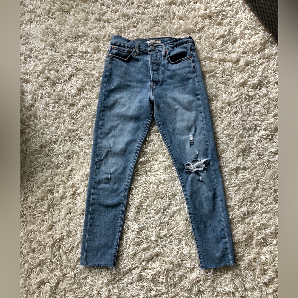 Levi’s Distressed Raw Hem Wedgie Skinny Jeans, Size 28